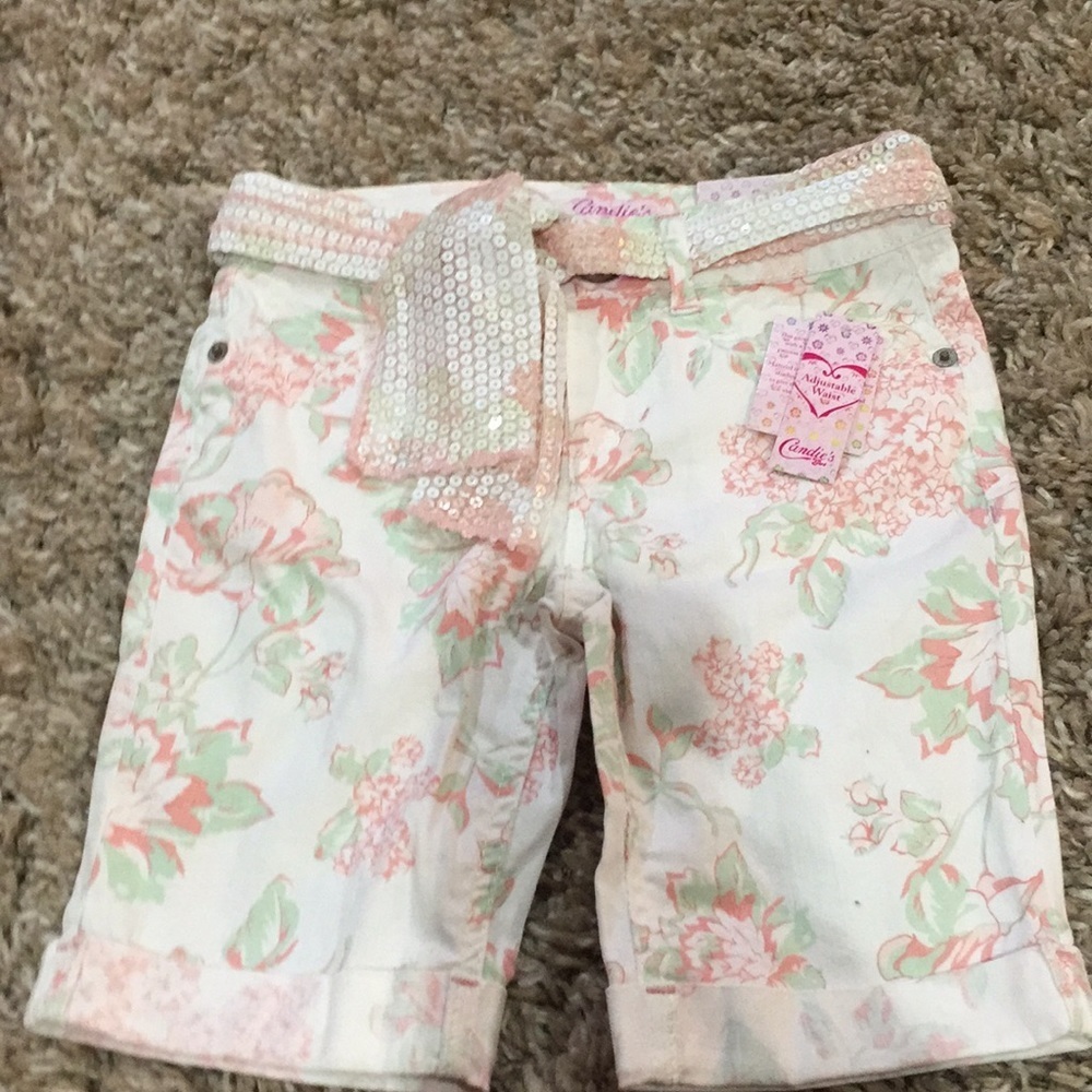 Candies Nwt size 8 shorts floral print